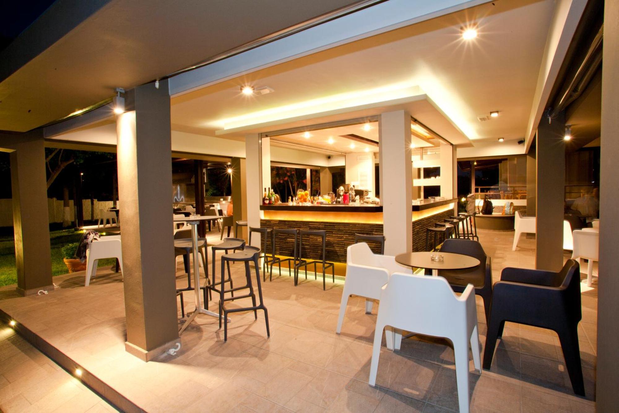 Matoula Beach 4*